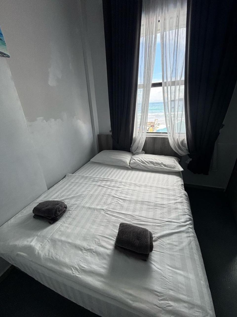 The Room Inn - Pasir Panjang Kampung Kuala Besut Exterior photo