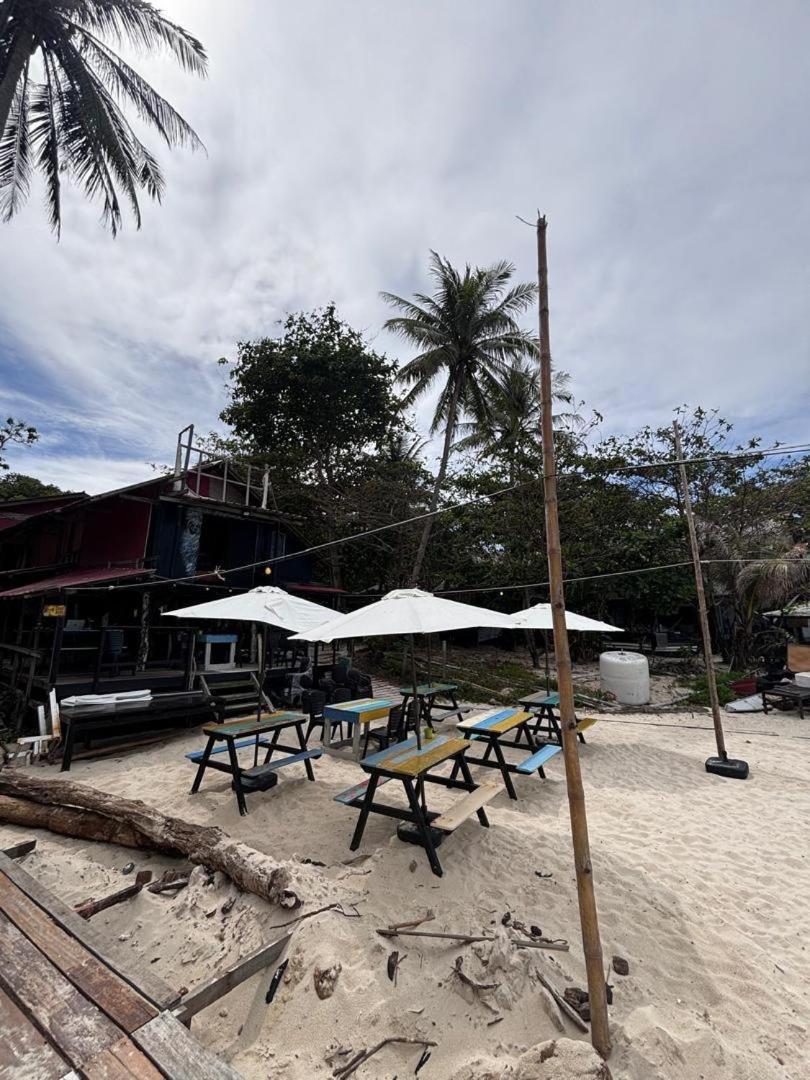The Room Inn - Pasir Panjang Kampung Kuala Besut Exterior photo