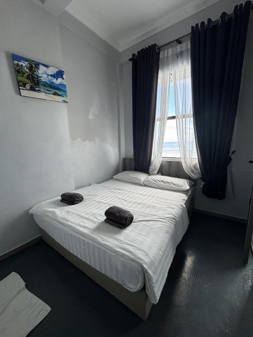 The Room Inn - Pasir Panjang Kampung Kuala Besut Exterior photo